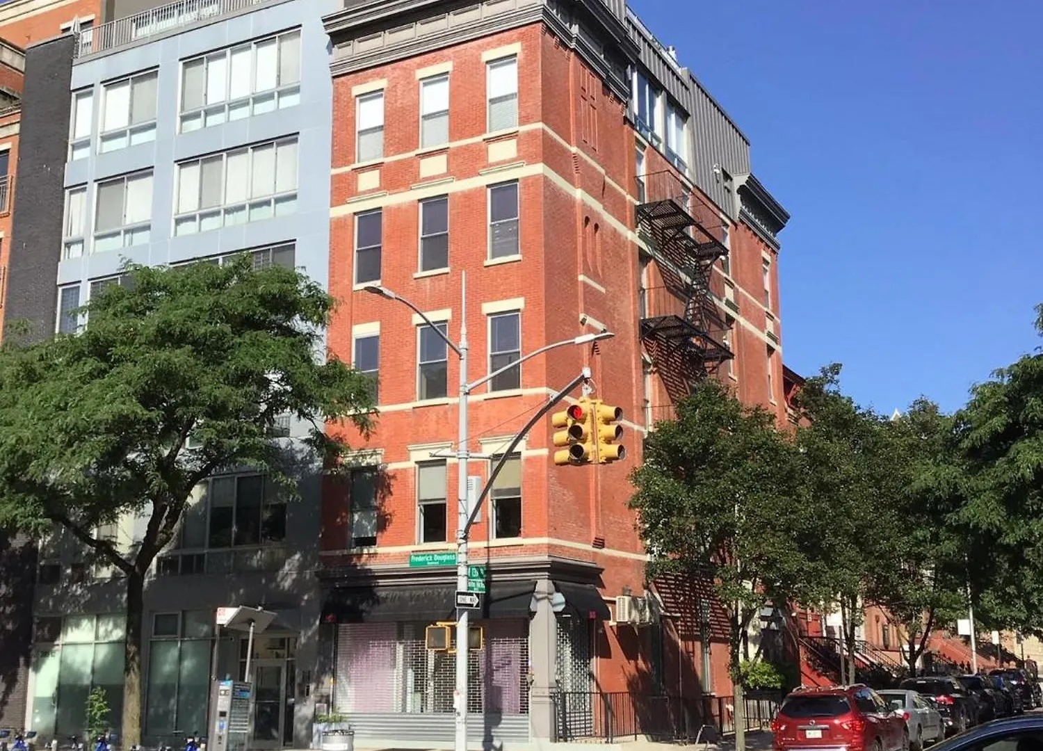 Large And Luxurious In Strivers Row New York Apartman